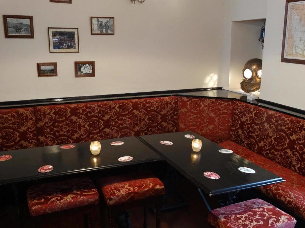 The Red Lion Hotel Oakford Eksteriør billede